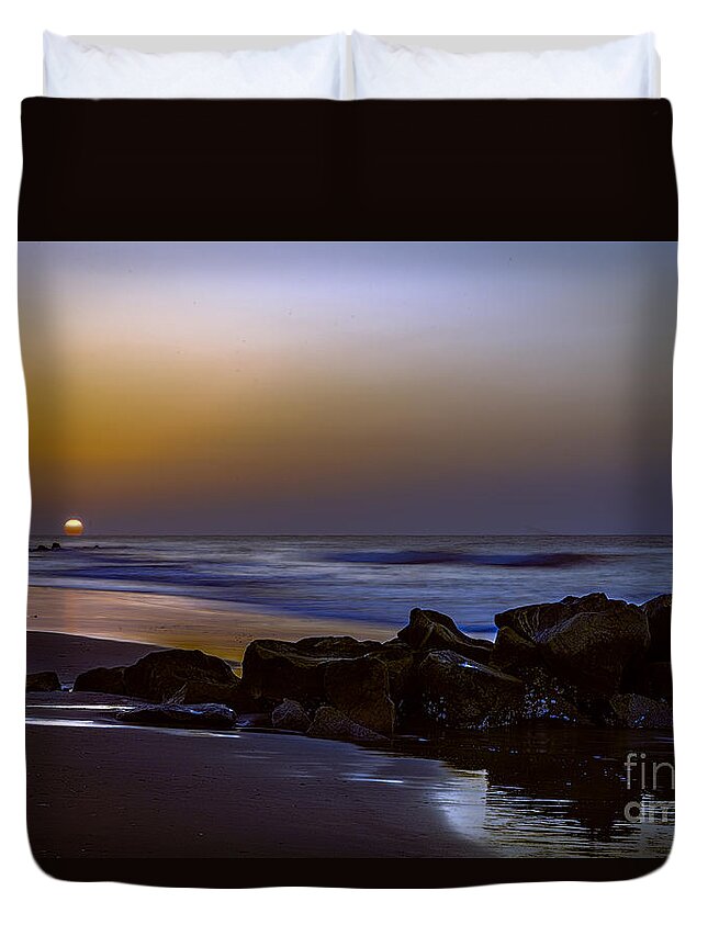 Outdoor Duvet Cover featuring the photograph Here Comes the Sun by Elvis Vaughn