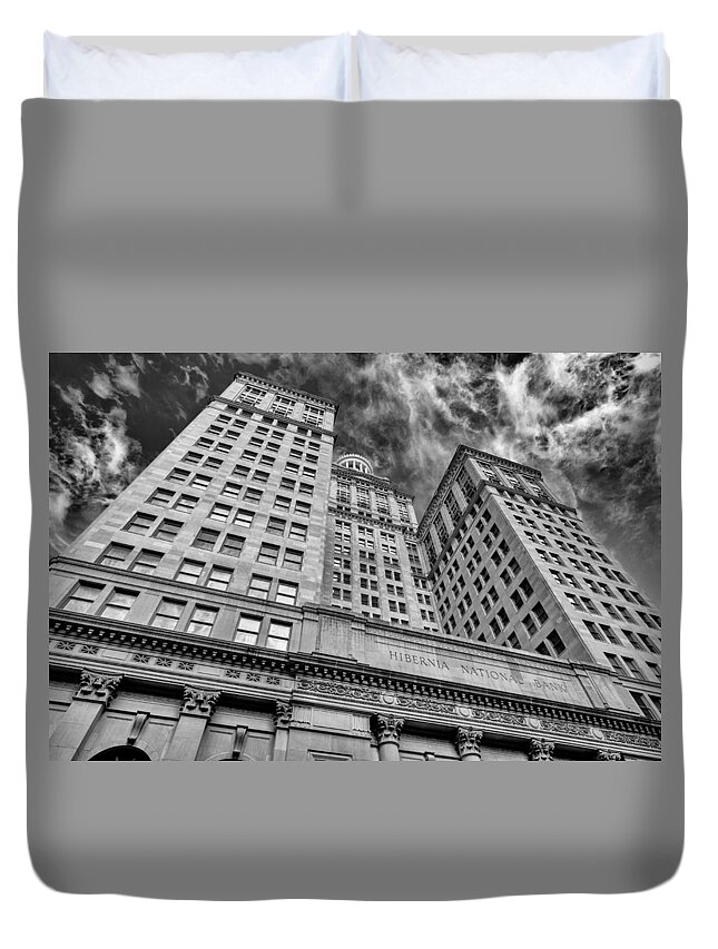 Architecture Duvet Cover featuring the photograph Hibernia National Bank by Raul Rodriguez