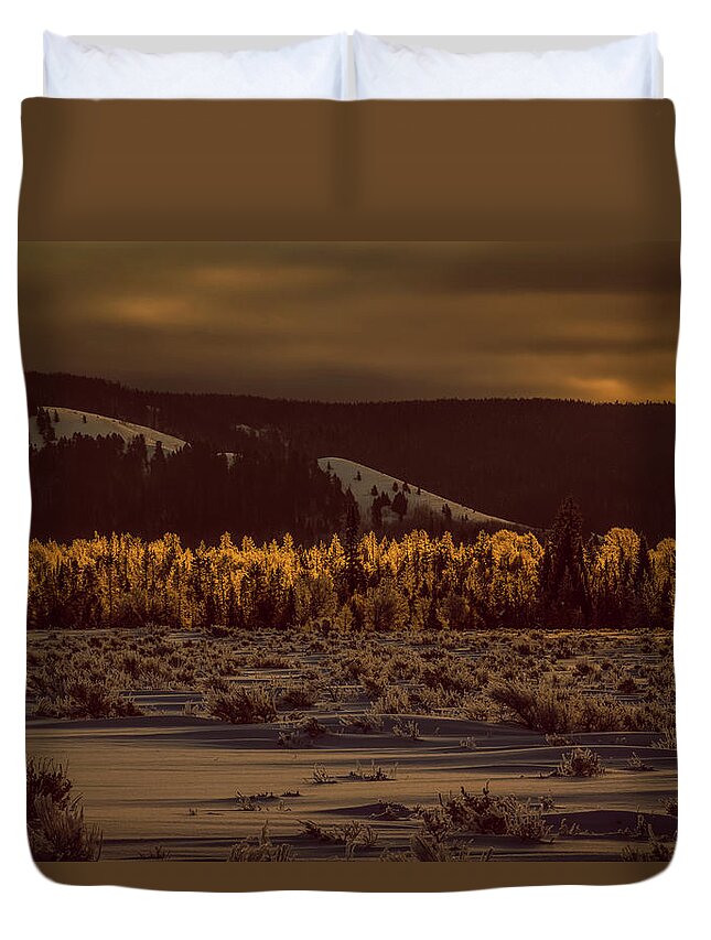 Hoar Frost Duvet Cover featuring the photograph Hoar Frost In Dawn's Light by Yeates Photography