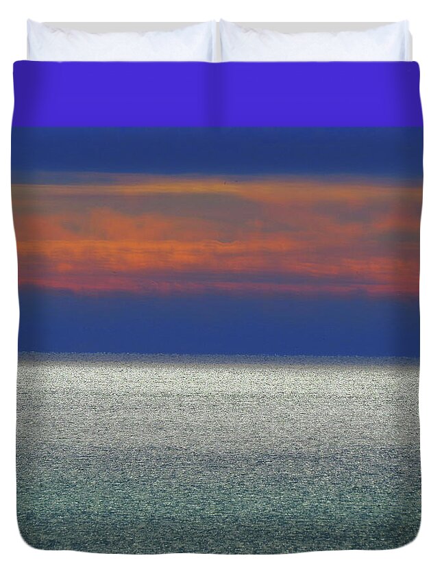 Ocean Abstract Duvet Cover featuring the photograph Horizontal sunset by Kathleen Illes