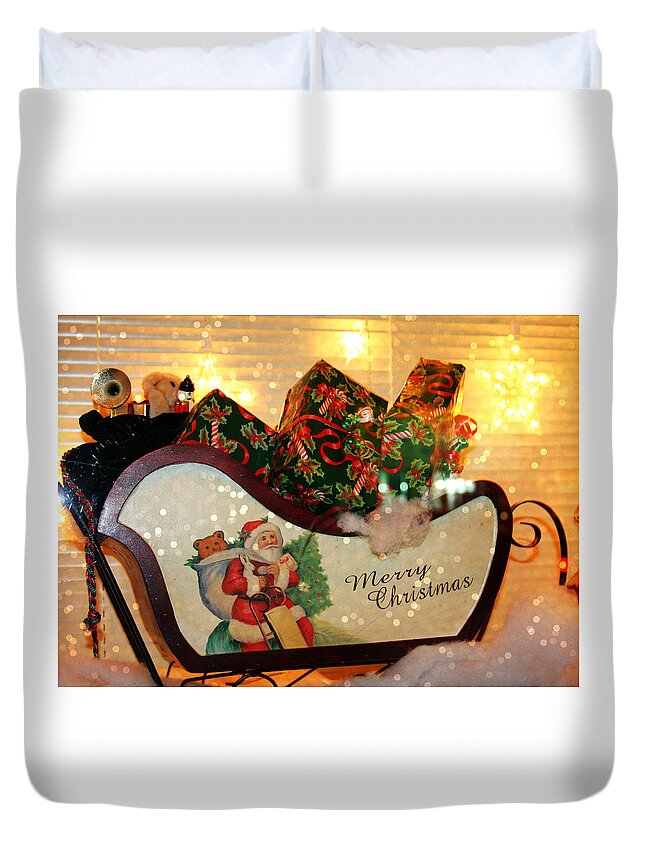 Christmas Greeting Cards Duvet Cover featuring the photograph How Much For That Sleigh In The Window? by Aurelio Zucco