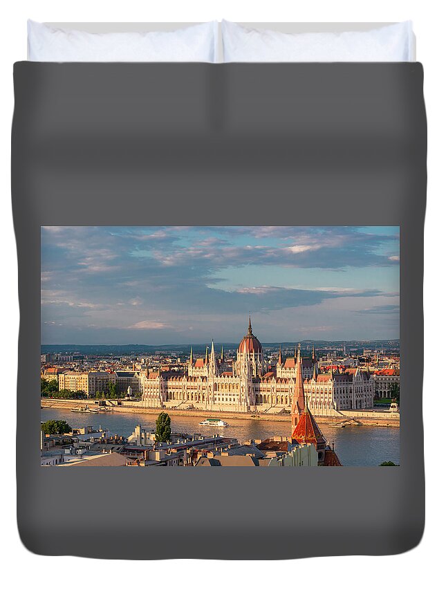 2018 Duvet Cover featuring the photograph Hungarian Parliament by Rob Amend
