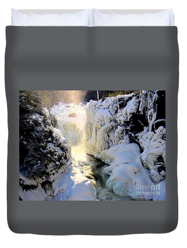 Dorwin Falls Duvet Cover featuring the photograph Ice by Elfriede Fulda