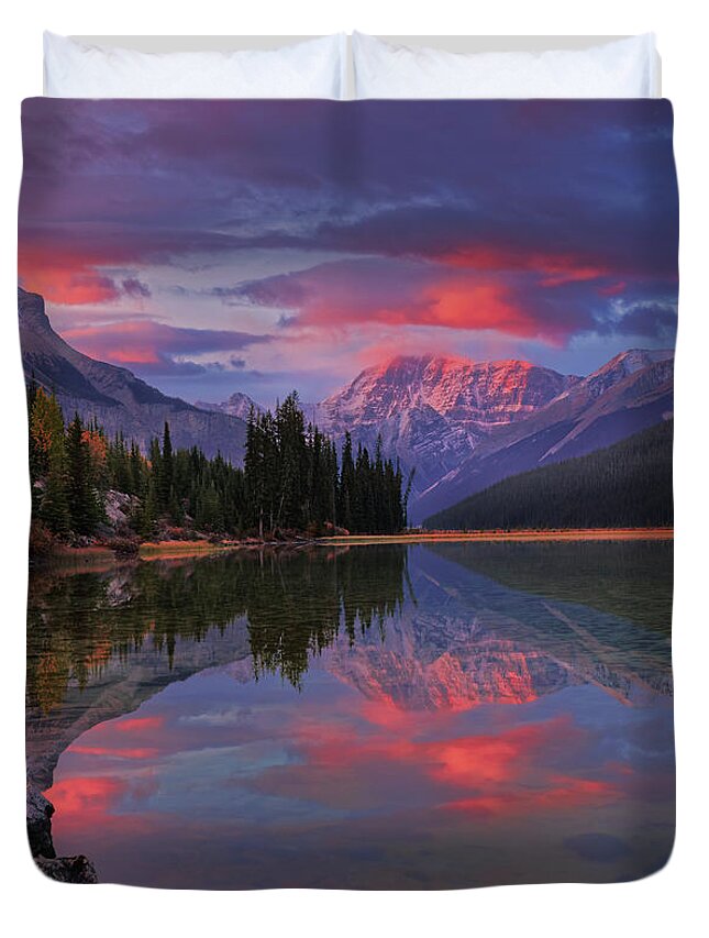Jasper Duvet Cover featuring the photograph Icefields Parkway Autumn Morning by Dan Jurak