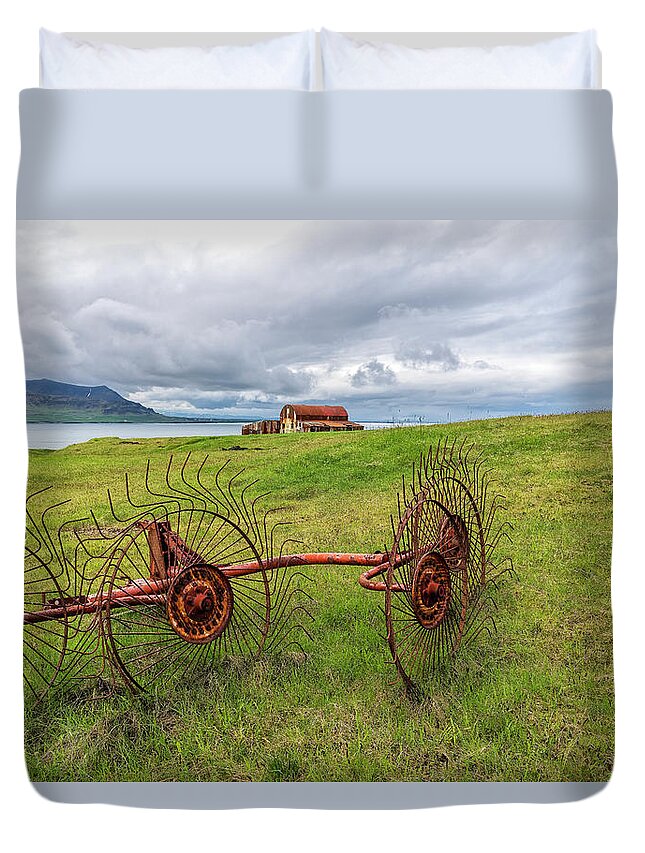 Iceland Duvet Cover featuring the photograph Icelandic Farm by Tom Singleton