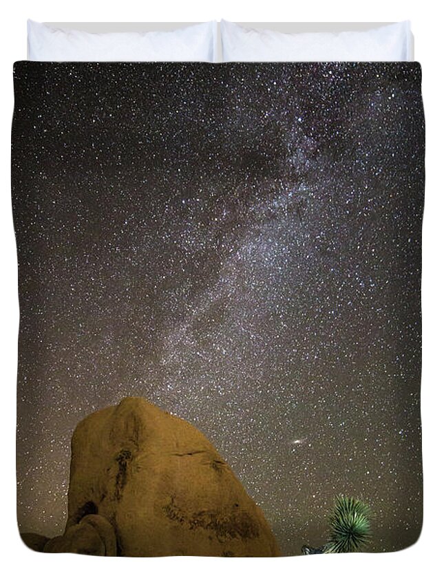 Astrophotography Duvet Cover featuring the photograph Illuminati 11 by Ryan Weddle
