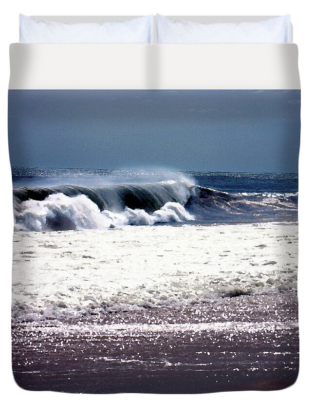 Beach Duvet Cover featuring the photograph Incoming by Steve Karol