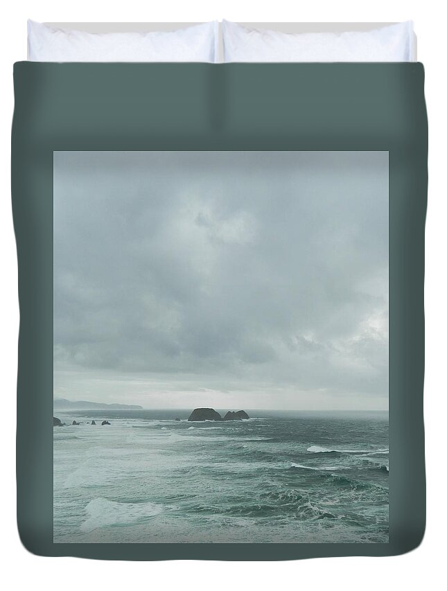 Oregon Duvet Cover featuring the photograph Incoming Storm by Gallery Of Hope 