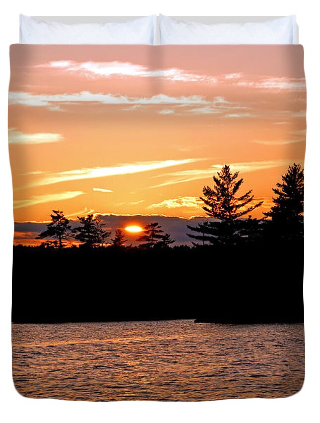 Sunset Duvet Cover featuring the photograph Islands of Tranquility by Lynda Lehmann