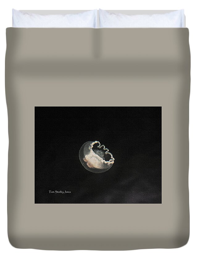 Jelly Fish Swims In The Bay Duvet Cover featuring the photograph Jelly Fish Swims In The Bay by Tom Janca