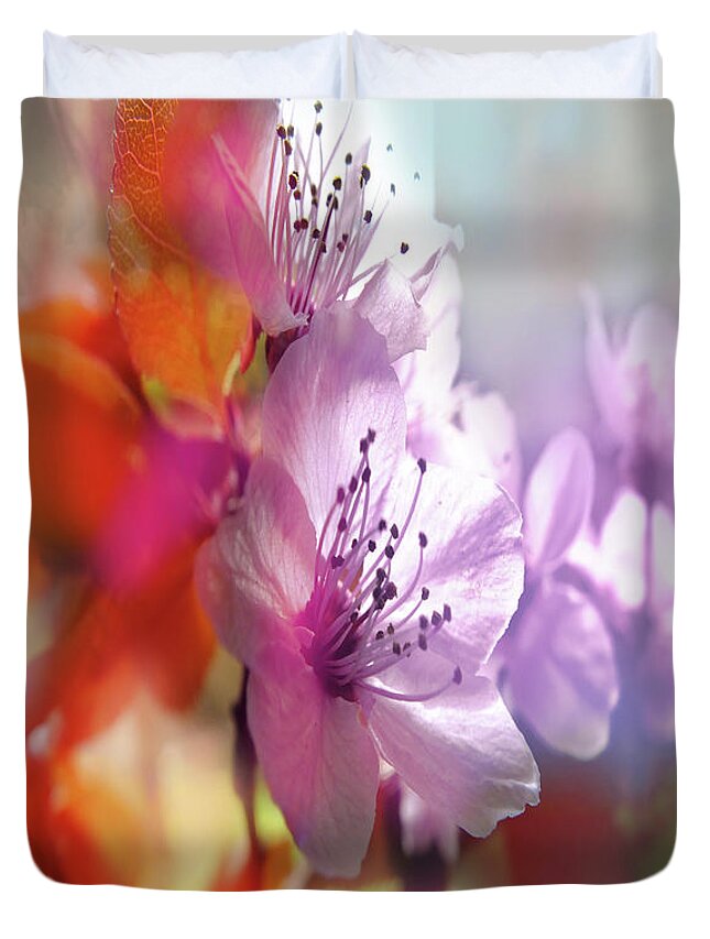 Decor Duvet Cover featuring the photograph Juego Floral by Alfonso Garcia