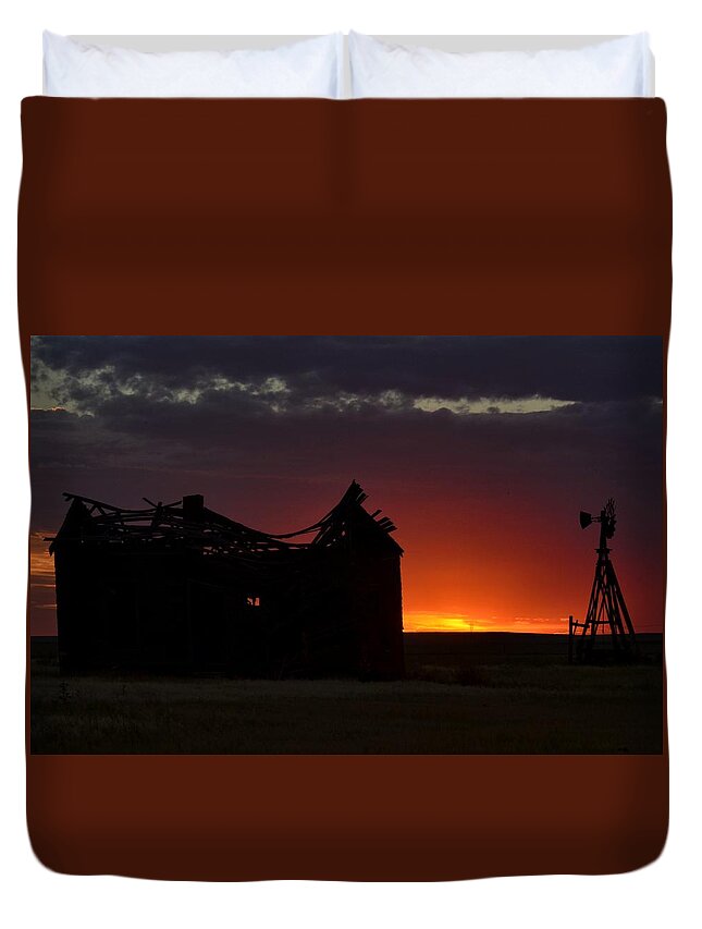 Born Again Duvet Cover featuring the photograph Just Before Sunrise by Clarice Lakota