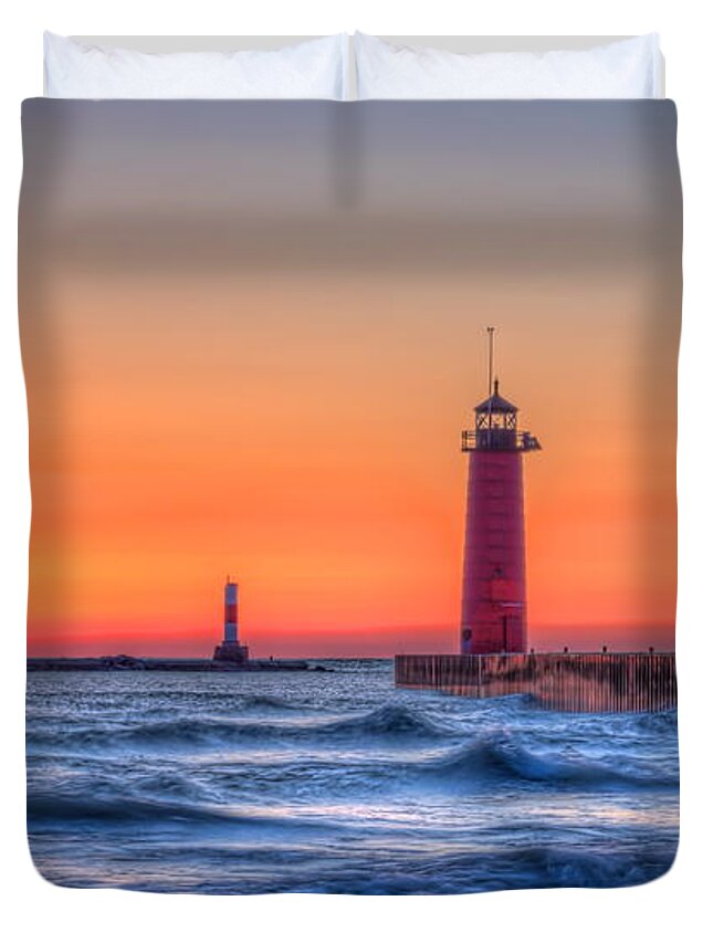 Lighthouse Duvet Cover featuring the photograph Kenosha Lighthouse Dawn by Dale Kauzlaric