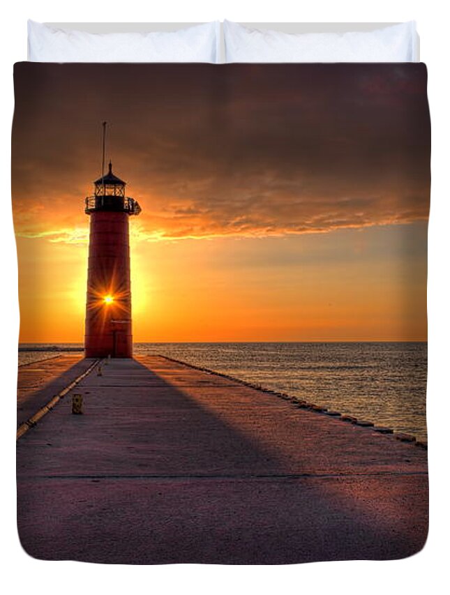 Lighthouse Duvet Cover featuring the photograph Kenosha Lighthouse Sunrise by Dale Kauzlaric