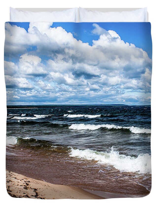Lake Superior Duvet Cover featuring the photograph Lake Superior by Joann Copeland-Paul
