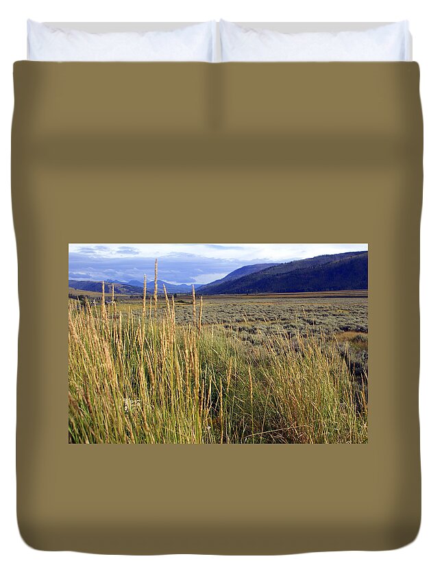 Yellowstone National Park Duvet Cover featuring the photograph Lamar Valley 2 by Marty Koch