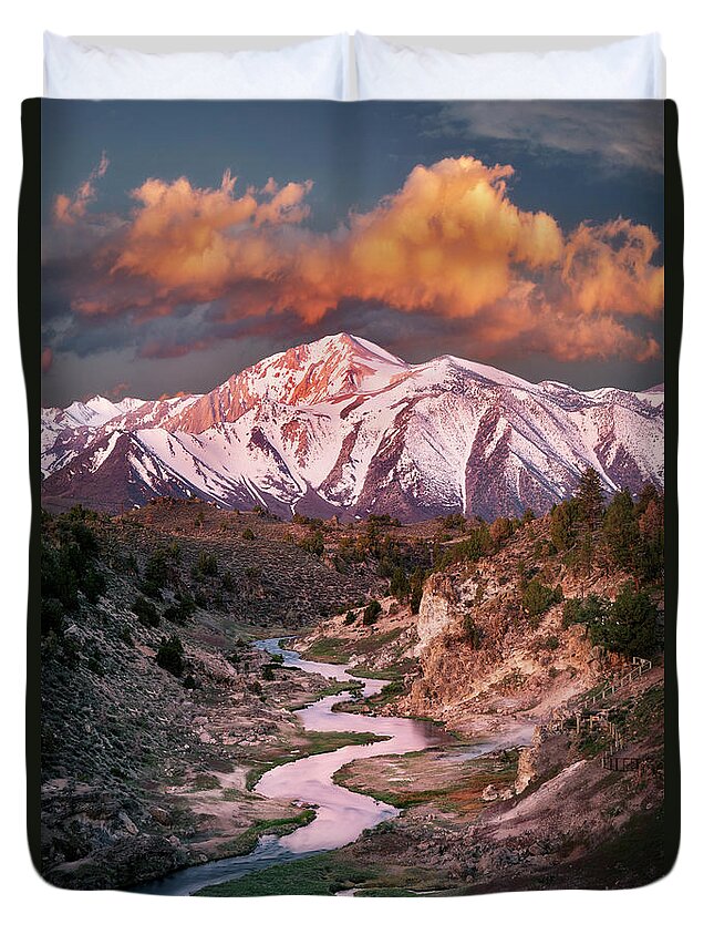 Sunrise Duvet Cover featuring the photograph Leading Lines by Nicki Frates