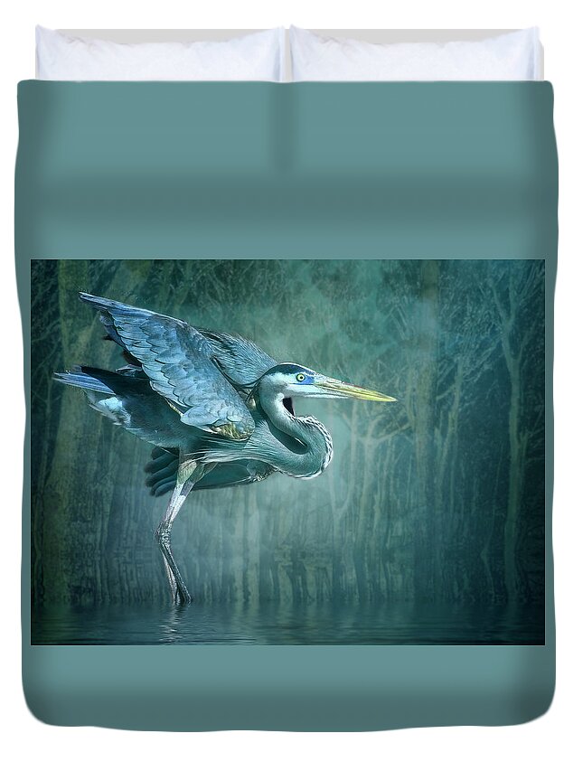 Great Blue Heron Duvet Cover featuring the photograph Leaving The Lake by Brian Tarr