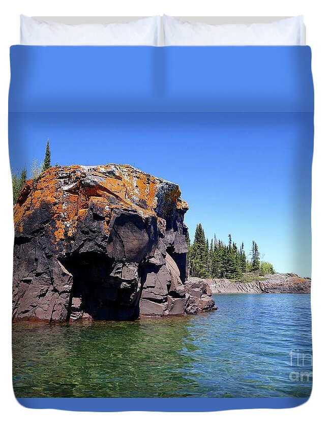 Lichens Duvet Cover featuring the photograph Lichen the Shoreline by Sandra Updyke
