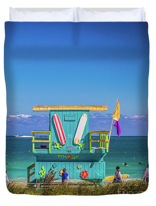 Lifeguard Duvet Cover featuring the photograph Lifeguard House 4457 by Carlos Diaz
