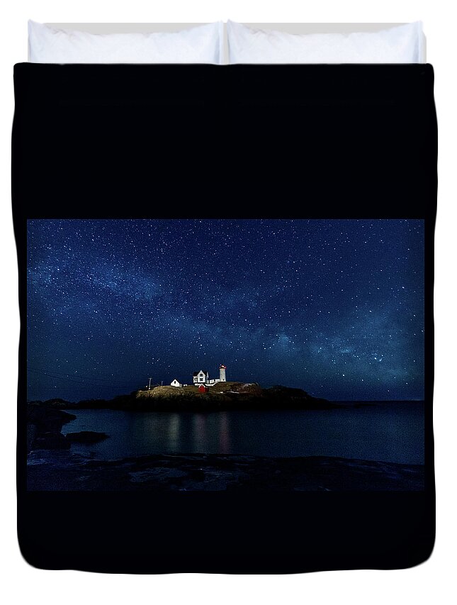 Milky Way Duvet Cover featuring the photograph Light up Nubble Lighthouse by Darryl Hendricks