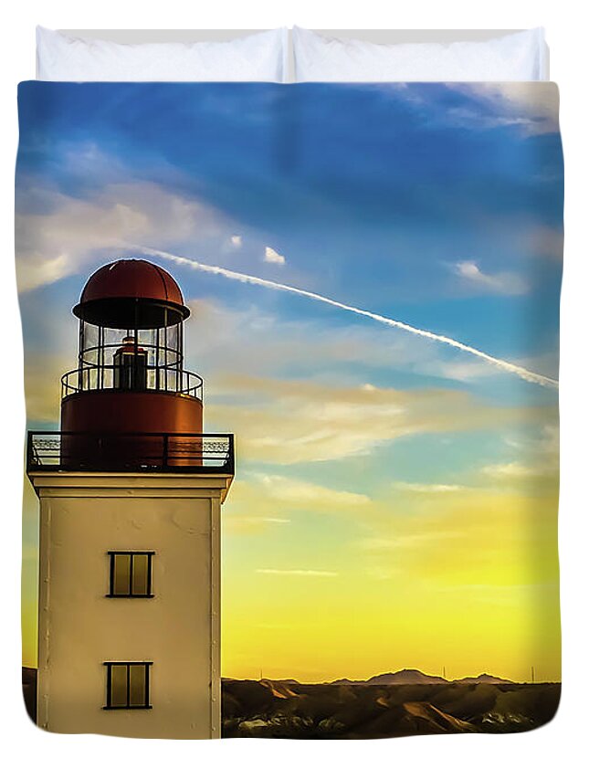 Lake Duvet Cover featuring the photograph Lighthouse Lake by Charles Benavidez