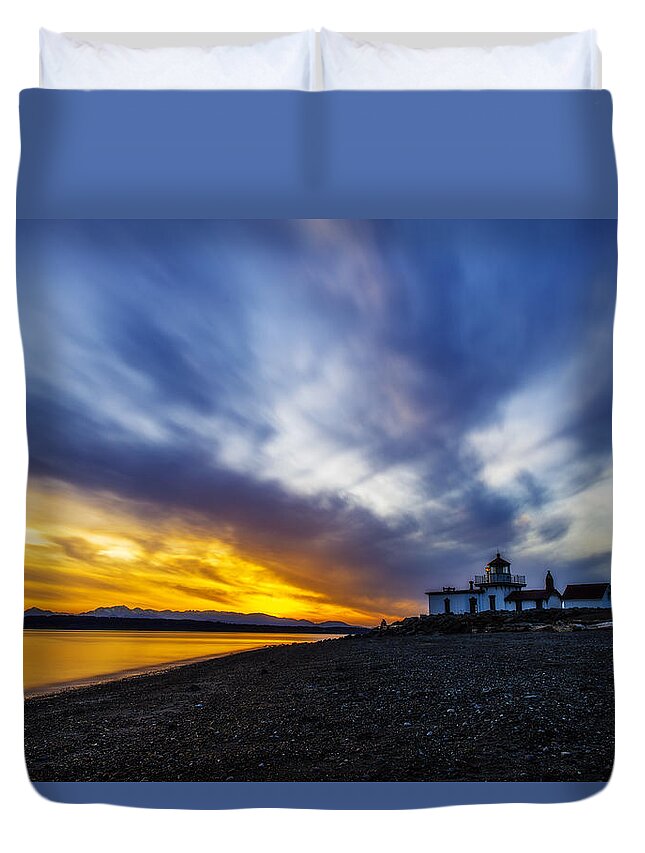 Outdoor Duvet Cover featuring the photograph Lighthouse Sunset by Pelo Blanco Photo