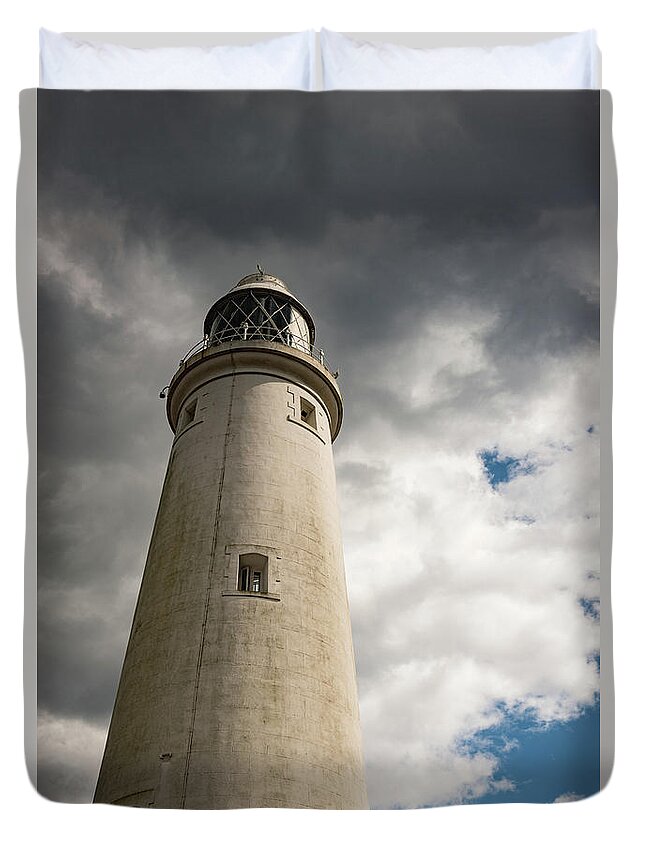 St Mary's Lighthouse Duvet Cover featuring the photograph Lighthouse tower by Gary Eason
