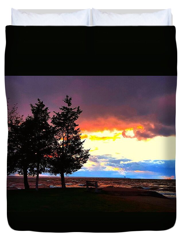 Lake Duvet Cover featuring the photograph Lingering Light by Dani McEvoy