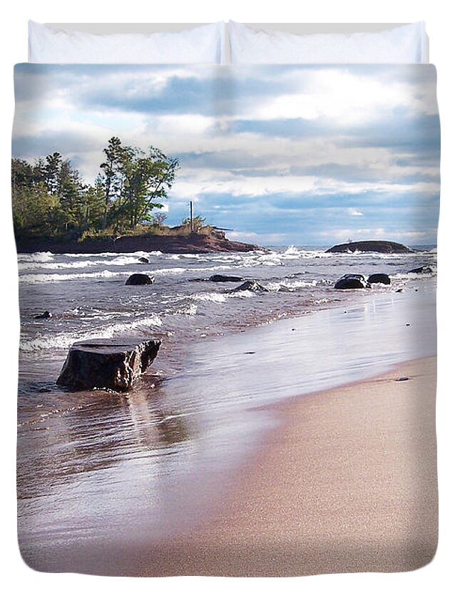 Photo Duvet Cover featuring the photograph Little Presque Isle by Phil Perkins