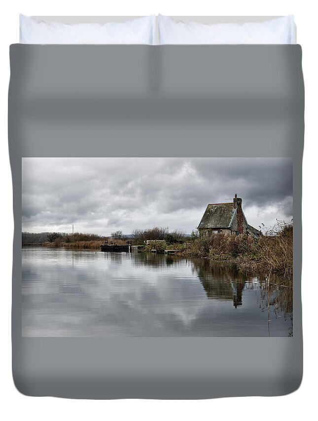 Topsham Lock Keepers Cottage Duvet Cover featuring the photograph Lock Keepers Cottage at Topsham by Pete Hemington
