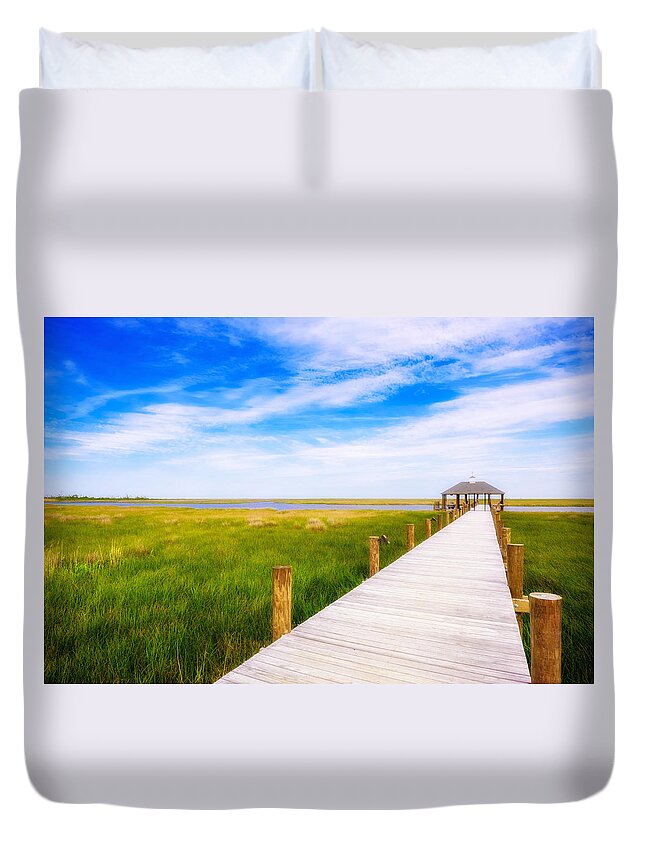 Gulf Of Mexico Duvet Cover featuring the photograph Lonely Pier II by Raul Rodriguez