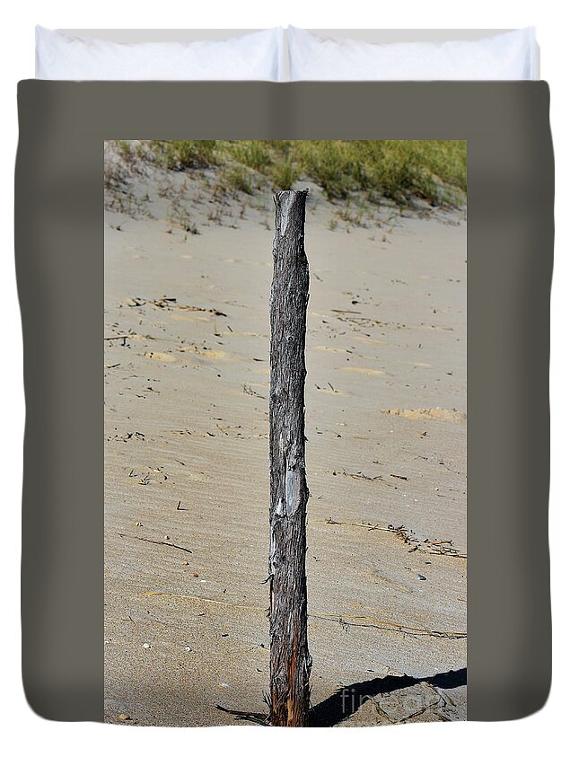 Scenic Duvet Cover featuring the photograph Lonesome Pole by Skip Willits
