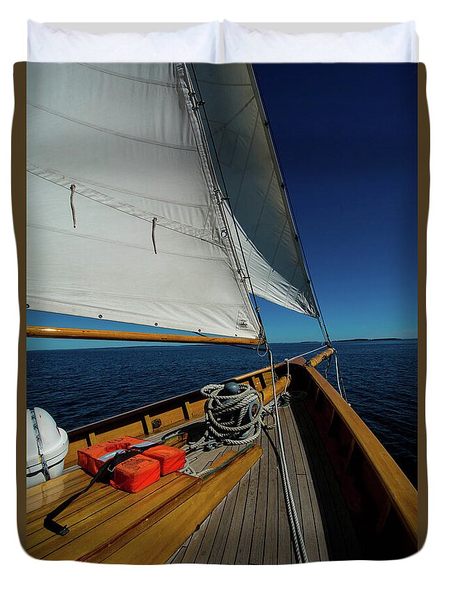 Olad Duvet Cover featuring the photograph Maine Day Sail by Steve Brown