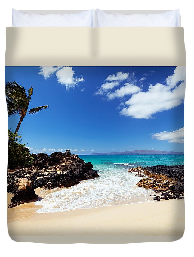 Beaches Duvet Cover featuring the photograph Makena Cove by David Olsen