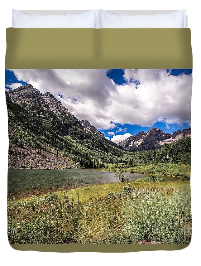 Maroon Bells Duvet Cover featuring the photograph Maroon Bells Image Six by Veronica Batterson