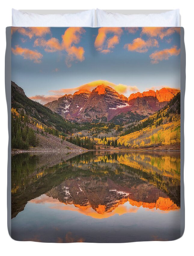 Fall Colors Duvet Cover featuring the photograph Maroon Bells Magic by Darren White