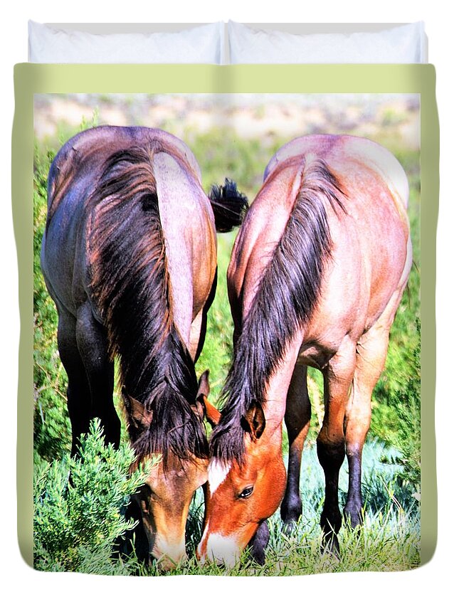 Horses Duvet Cover featuring the photograph Meal Sharing by Merle Grenz