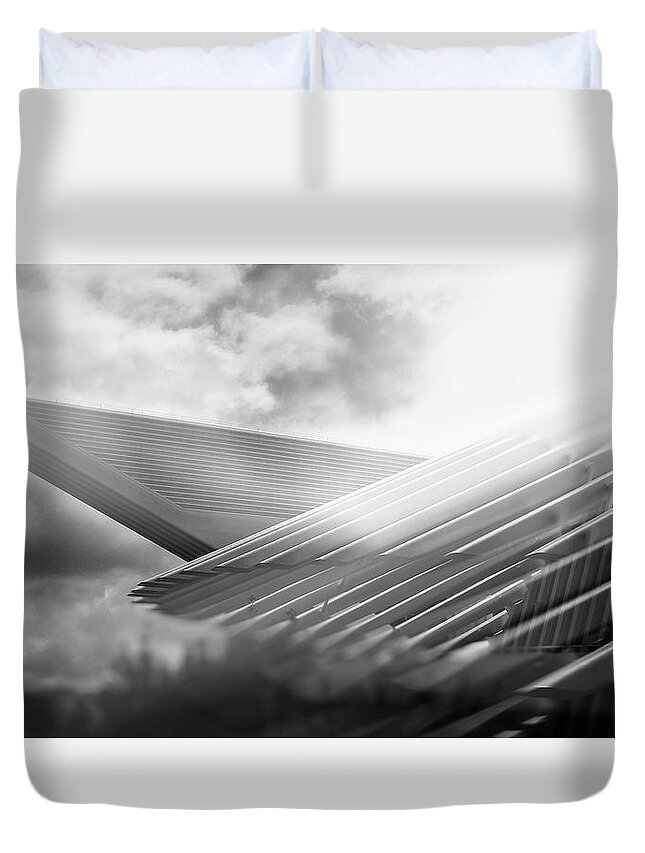 Architecture Duvet Cover featuring the photograph Memories of a future past by Pedro Fernandez