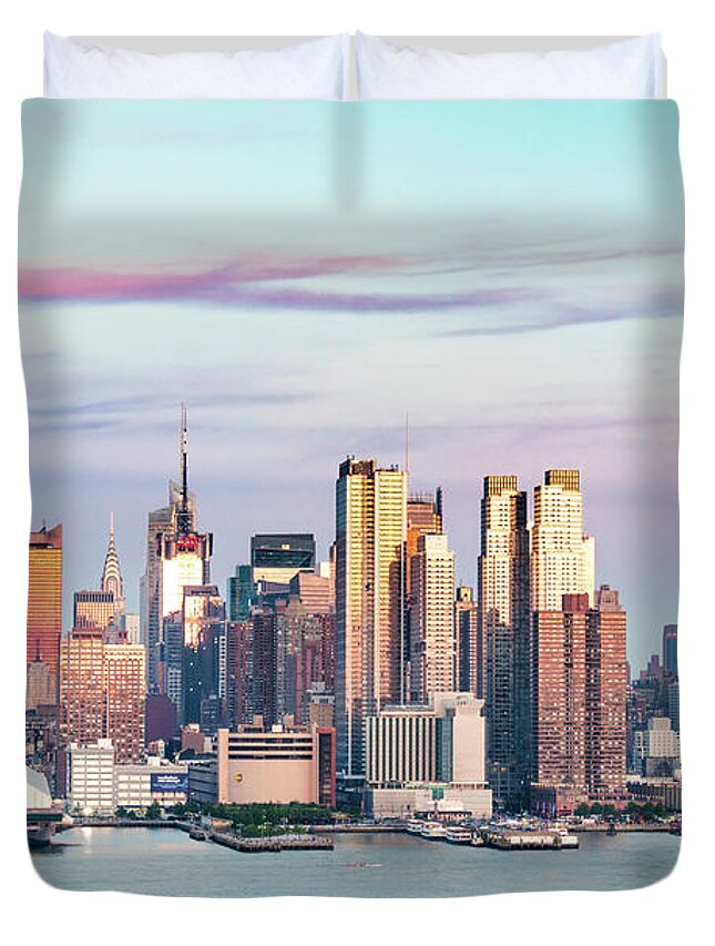 Architecture Duvet Cover featuring the photograph Midtown Manhattan skyline at sunset, New York city, USA by Matteo Colombo