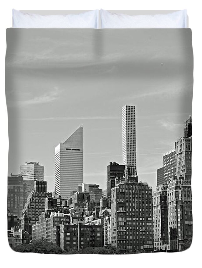 Midtown Duvet Cover featuring the photograph Midtown No. 6-2 by Sandy Taylor