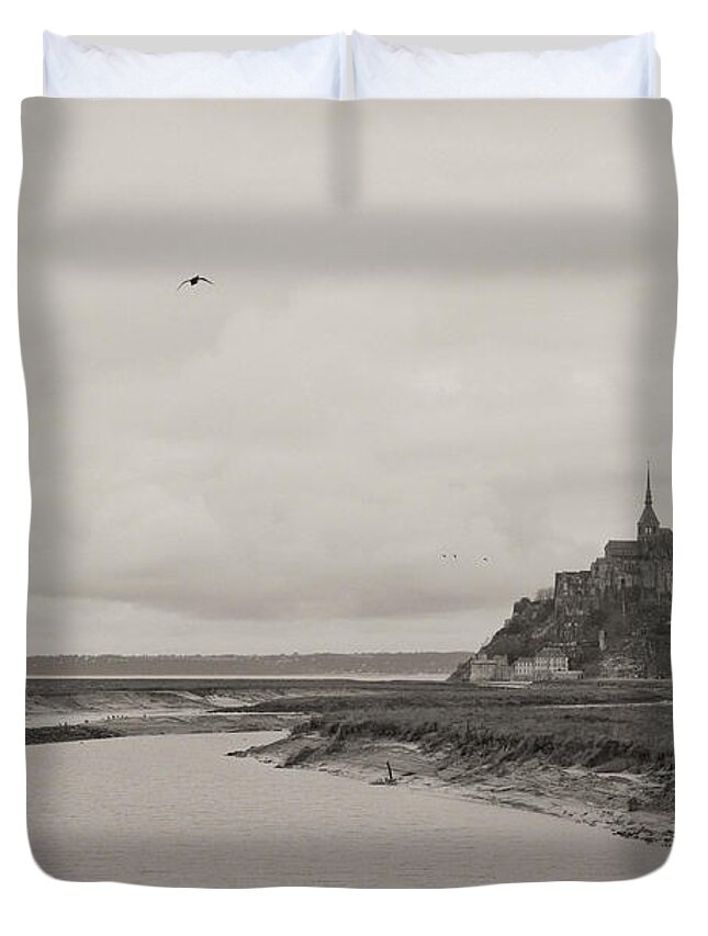 Mont Duvet Cover featuring the photograph Mont Saint Michel by Hugh Smith