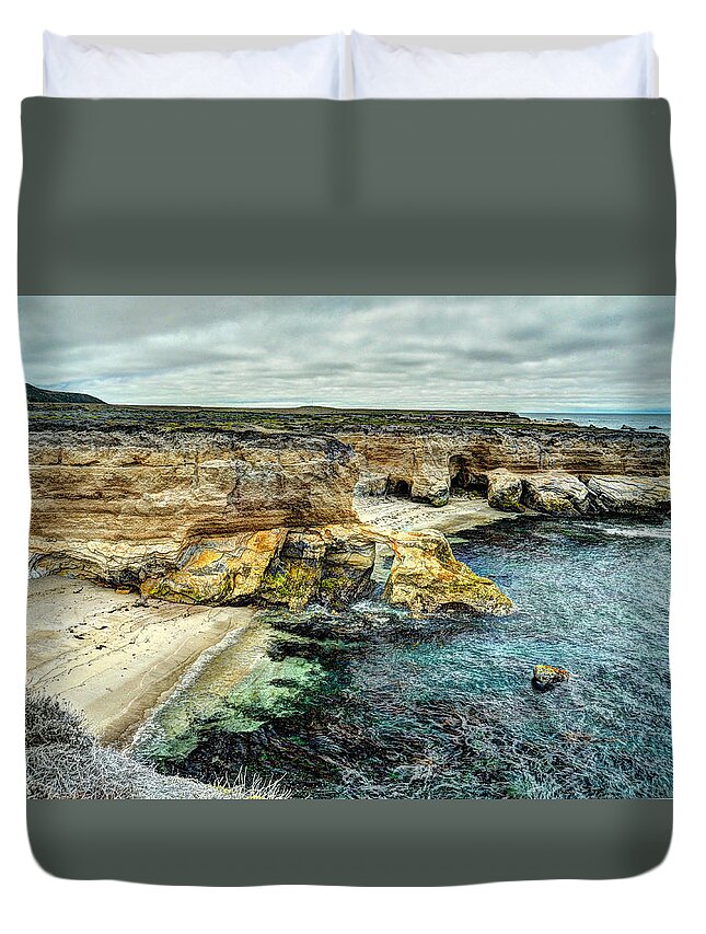Photograph Duvet Cover featuring the photograph Montana Del Oro by Richard Gehlbach
