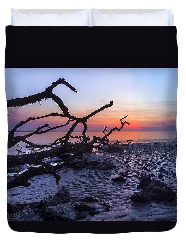 Sunrise Duvet Cover featuring the photograph Morning Light by Alan Raasch