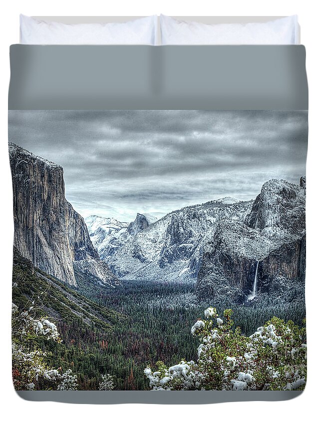 Yosemite Duvet Cover featuring the photograph Most Beautiful Yosemite National Park Tunnel View by Wayne Moran