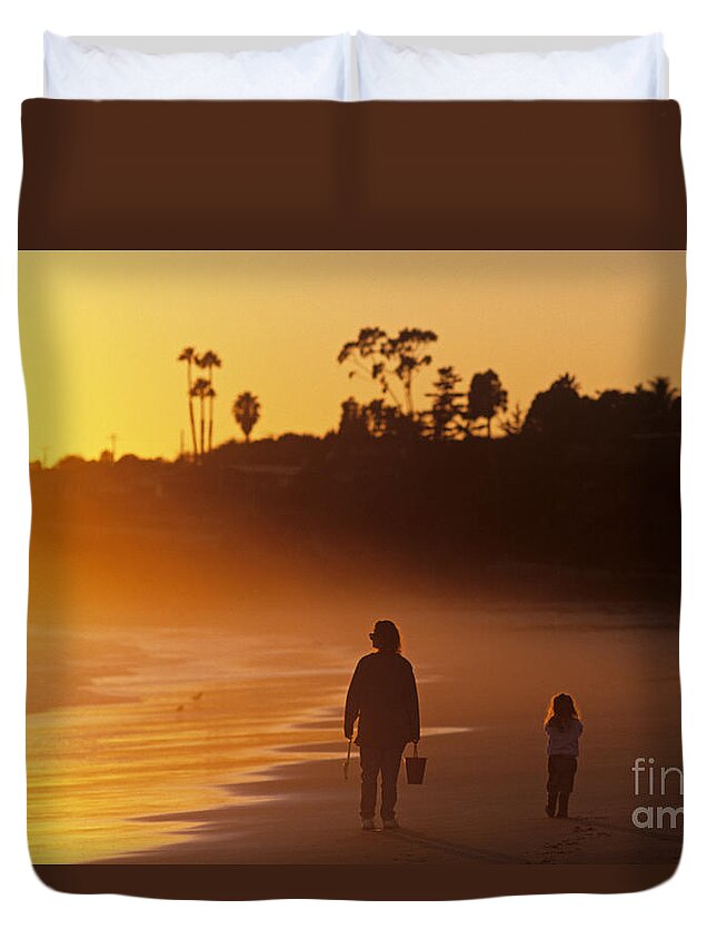 Travel Duvet Cover featuring the photograph Mother and Daughter along Beach by Jim Corwin