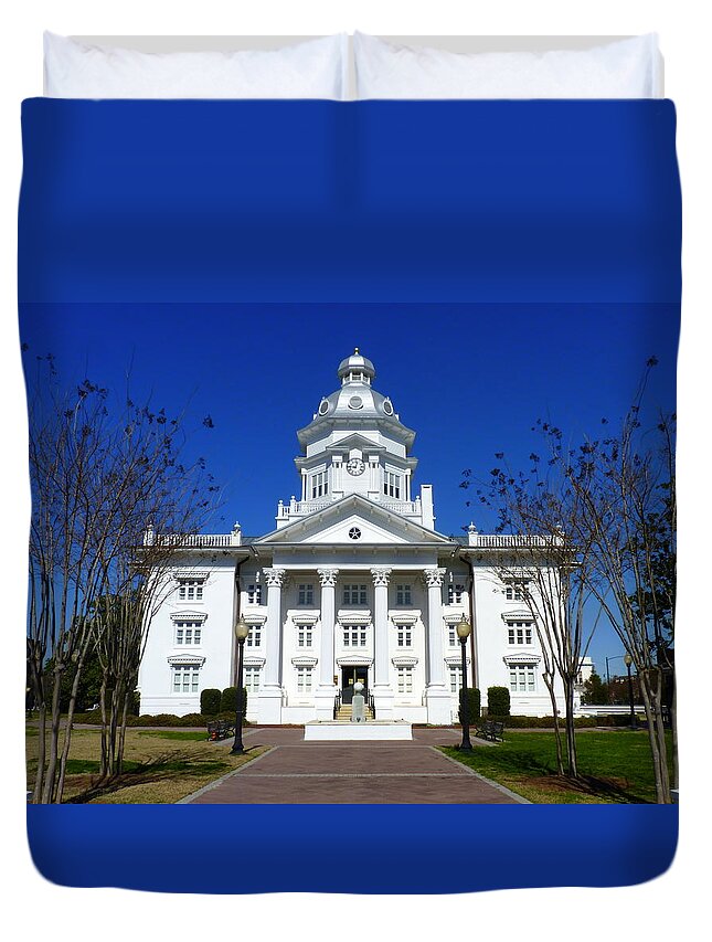 Moultrie Duvet Cover featuring the photograph Moultrie Courthouse by Carla Parris