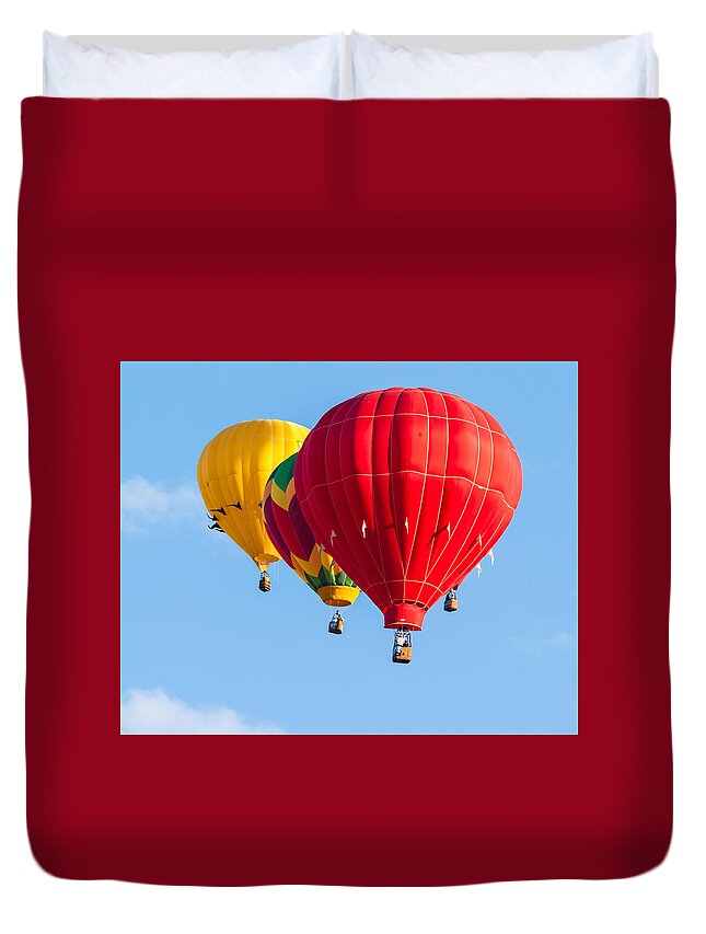  Hot Air Balloons Duvet Cover featuring the photograph Multiple Hot air Balloons 5 by Charles McCleanon