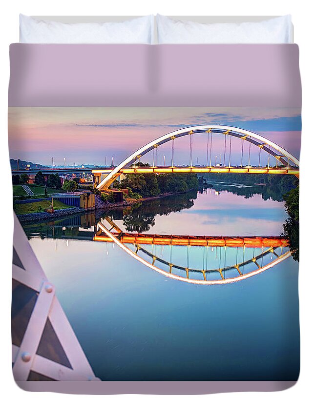 Nashville Duvet Cover featuring the photograph Nashville Veterans Memorial Bridge by Gregory Ballos