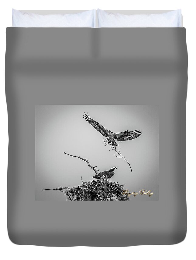 Screensaver Duvet Cover featuring the photograph Nest Building 2M by Gregory Daley MPSA